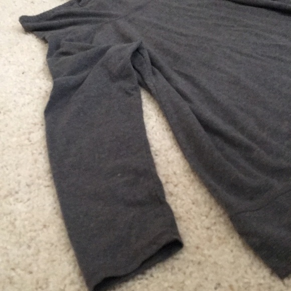 ✨ Closet Clearout⬇️ C9 by Champion Sweatshirt - Picture 4 of 8